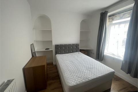5 bedroom house share to rent, Richardson Street, Sandfields, Swansea,