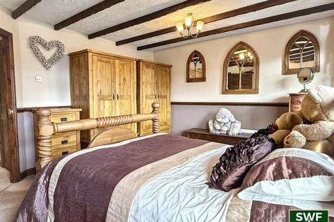 2 bedroom link detached house for sale, Mill Green, Fordhouses