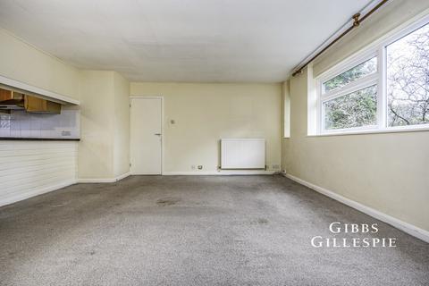 2 bedroom flat to rent, Burhill Grove, Pinner, HA5