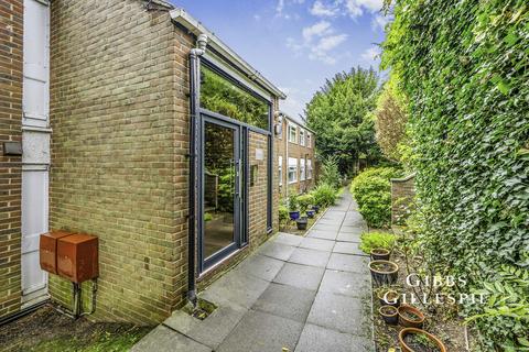 2 bedroom flat to rent, Burhill Grove, Pinner, HA5