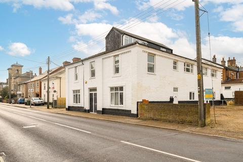2 bedroom terraced house to rent, Station Street, Swaffham