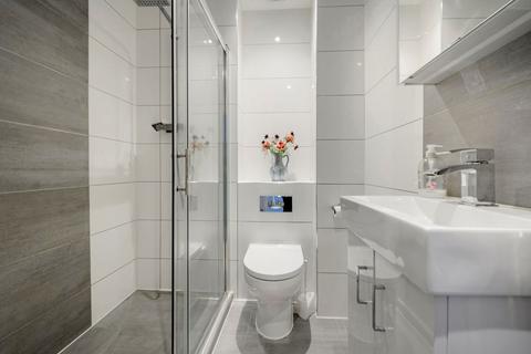 1 bedroom flat for sale, Ladbroke Road, London W11