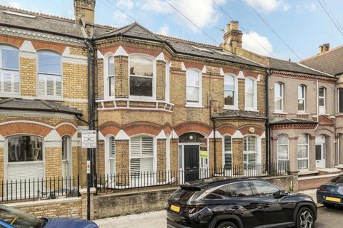 2 bedroom flat to rent, Dafforne Road, London SW17
