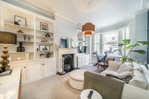 2 bedroom flat to rent, Dafforne Road, London SW17