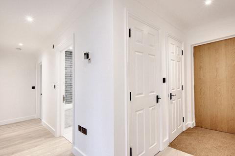 2 bedroom flat for sale, Braemar Gardens, West Wickham, BR4