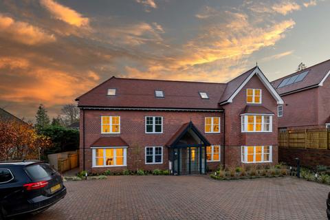 undefined, Hollymeoak Road, Coulsdon, CR5