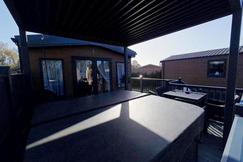 2 bedroom park home for sale, The Mews Beverly