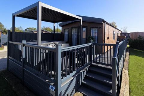 2 bedroom park home for sale, The Mews Beverly