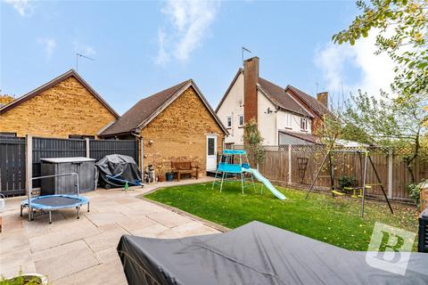 3 bedroom semi-detached house for sale, Starboard View, South Woodham Ferrers, Chelmsford, Essex, CM3
