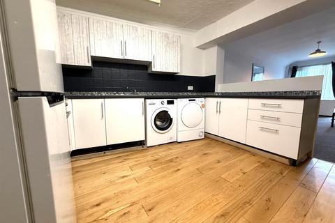 2 bedroom detached bungalow to rent, Penparcau, Aberystwyth