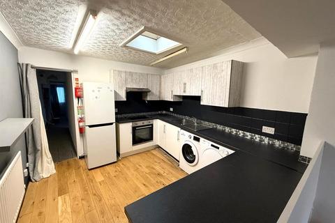 2 bedroom detached bungalow to rent, Penparcau, Aberystwyth