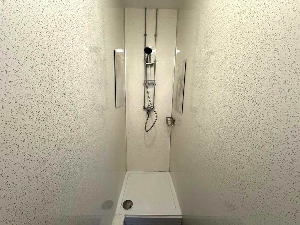Shower Room.jpg