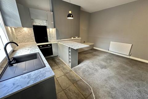 undefined, North Street, Mirfield
