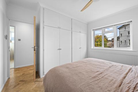 2 Spencer House, Surbiton, KT6 4UF