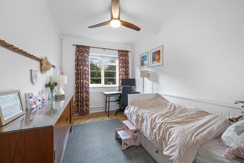 2 Spencer House, Surbiton, KT6 4UF