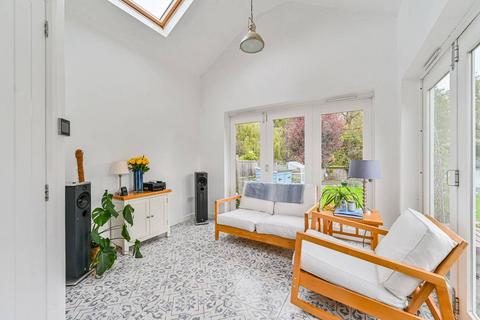 4 bedroom semi-detached house for sale, Ridgeway Drive, Bromley, BR1
