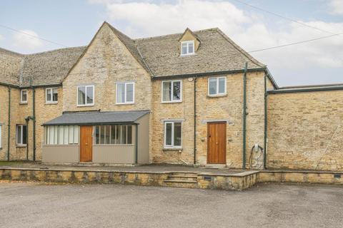 3 bedroom semi-detached house to rent, Cornbury Park, Charlbury