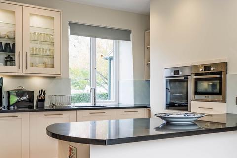 3 bedroom semi-detached house to rent, Cornbury Park, Charlbury