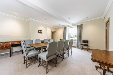 3 bedroom semi-detached house to rent, Cornbury Park, Charlbury