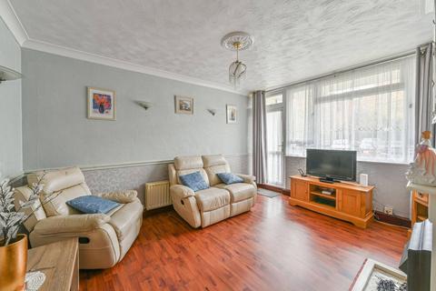 Strathdon Drive, Earlsfield, London, SW17