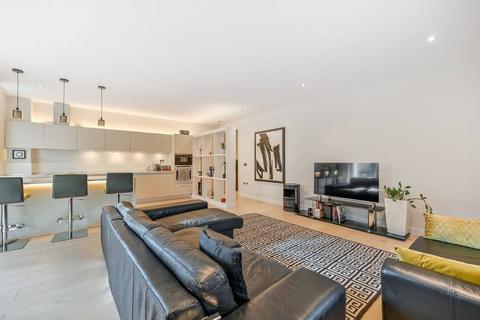 2 bedroom flat to rent, Melliss Avenue, Kew, Richmond, TW9