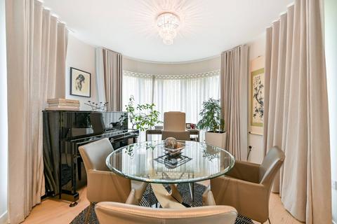 2 bedroom flat to rent, Melliss Avenue, Kew, Richmond, TW9