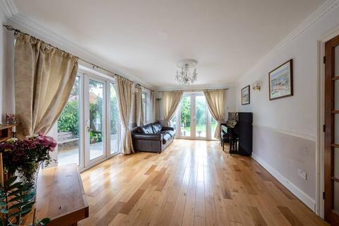 4 bedroom detached house to rent, Windermere Avenue, Merton Park, London, SW19
