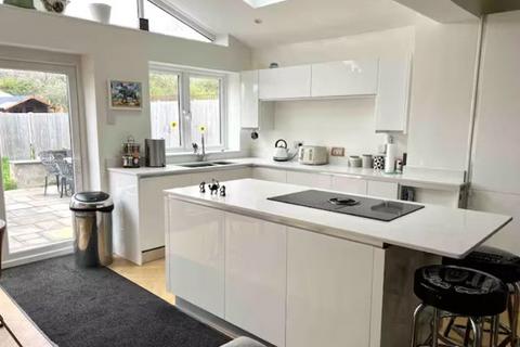3 bedroom terraced house to rent, Beck Way, Beckenham, BR3