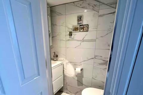 3 bedroom terraced house to rent, Beck Way, Beckenham, BR3