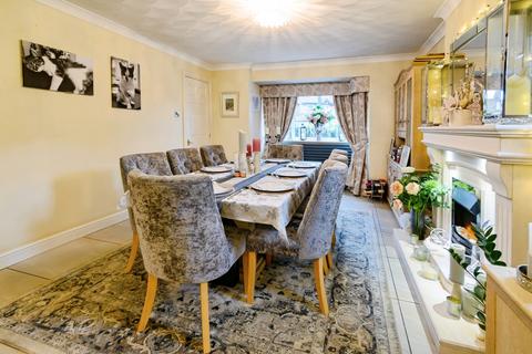 5 bedroom detached house for sale, Fernside, Manchester M26