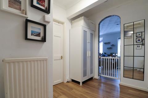 20a Byron Avenue, Warwick, CV34 6LB