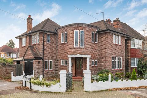 4 bedroom detached house for sale, Cavendish Drive, Edgware, HA8
