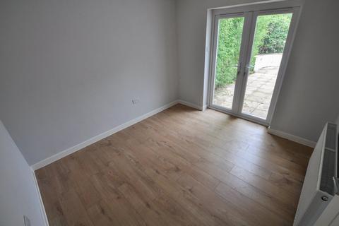 3 bedroom detached bungalow to rent, Foxholes Road, Oakdale, Poole, BH15