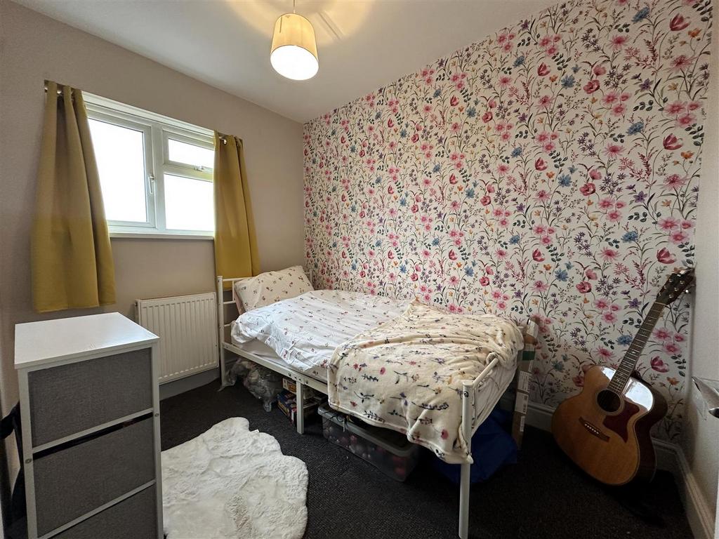 Bed 2.jpg