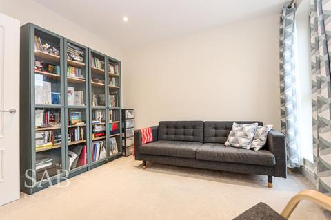 5 bedroom terraced house to rent, Lordship Road, Northolt, UB5