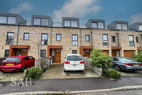 5 bedroom terraced house to rent, Lordship Road, Northolt, UB5