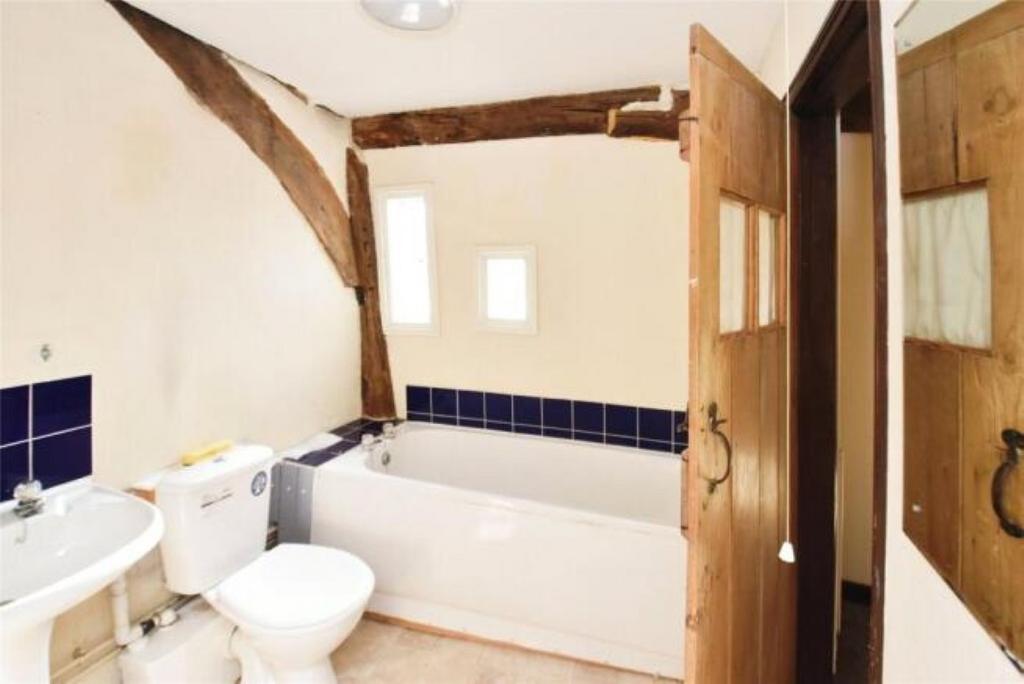 7 Medium T202509241232.jpeg