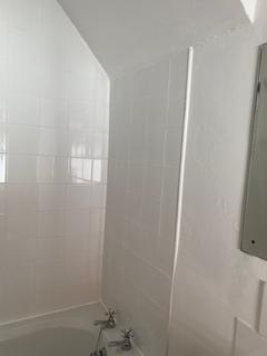 2 bedroom flat to rent, (COPY of) Biddlestone Road, Newcastle Upon Tyne NE6