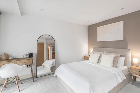 undefined, Knaresborough Drive, London, SW18