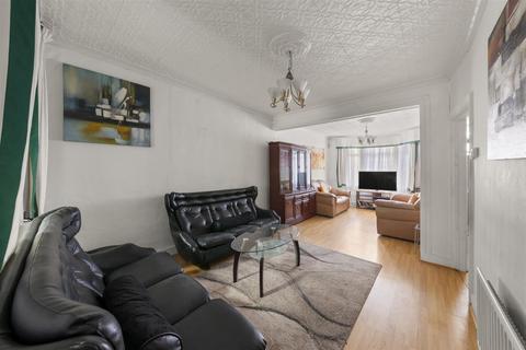 3 bedroom terraced house for sale, Lea Road, Southall UB2