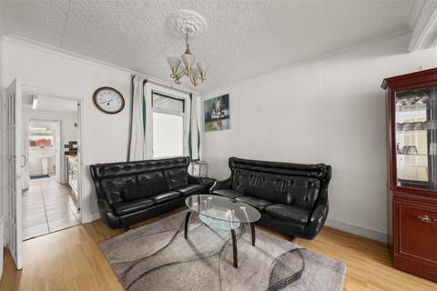 3 bedroom terraced house for sale, Lea Road, Southall UB2