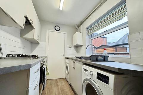 4 bedroom townhouse to rent, Newdigate Villas , Nottingham NG7