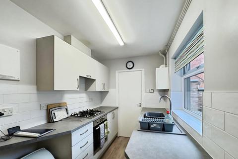 4 bedroom townhouse to rent, Newdigate Villas , Nottingham NG7