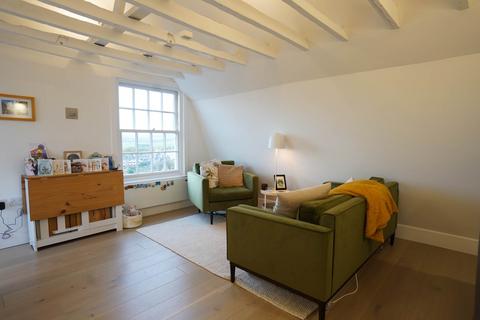 1 bedroom apartment for sale, St. Martin`s Lane, Lewes