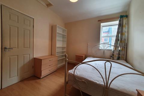 1 bedroom flat to rent, Clifton Street, Adamsdown, Cardiff, CF24