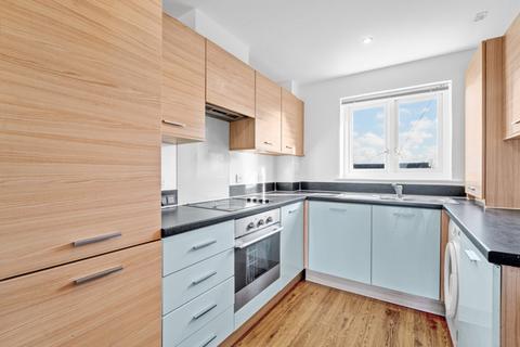 2 bedroom flat to rent, Ashwood Place, Tamar Way, Slough, SL3 8GX