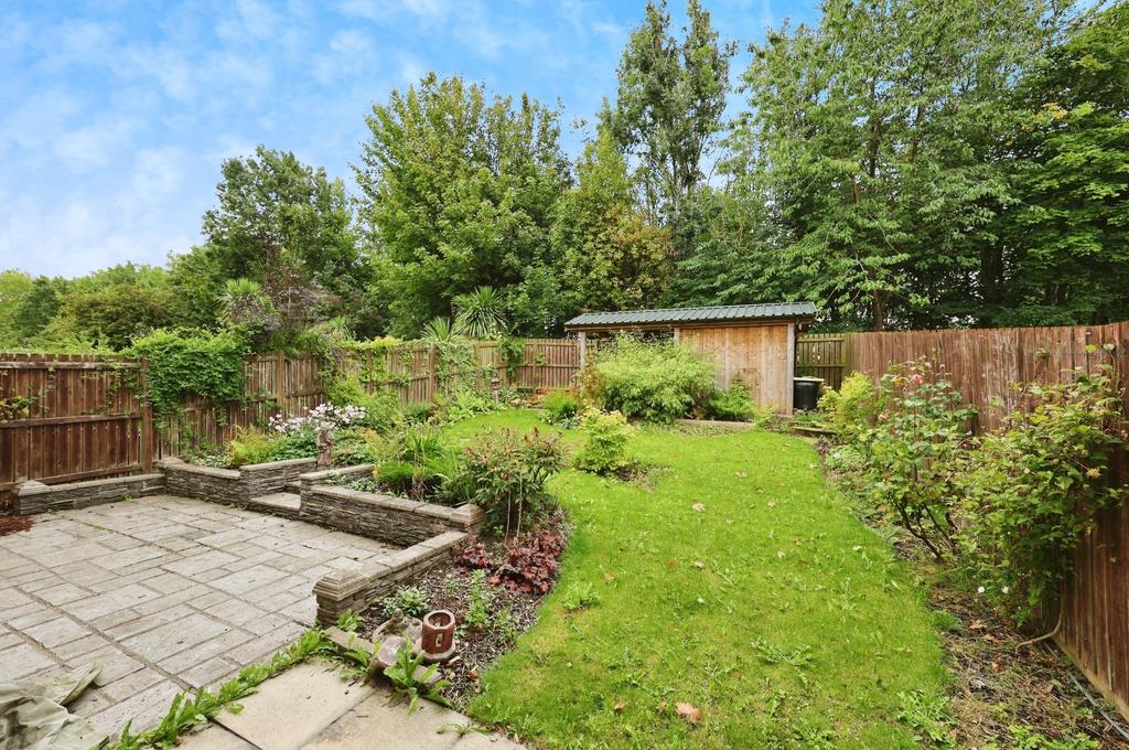 Pbox-garden-333400.JPG