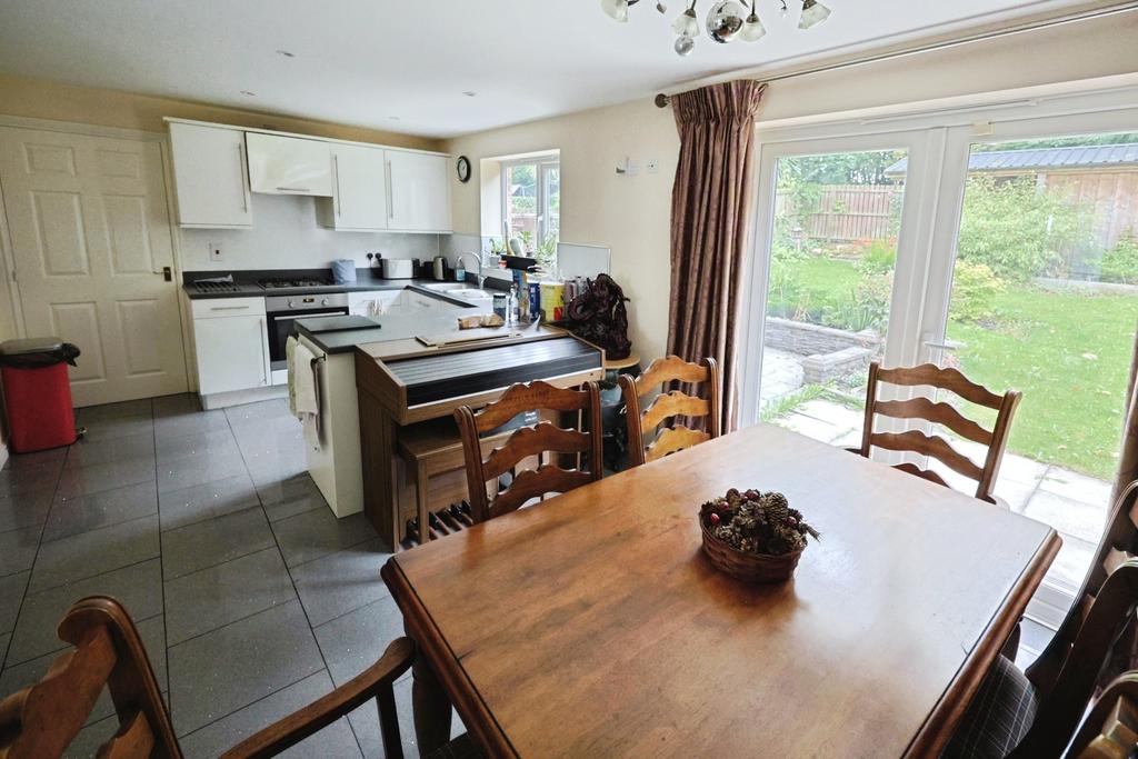 Pbox-kitchen-333400.JPG