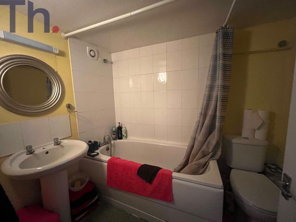 En-Suite Bathroom