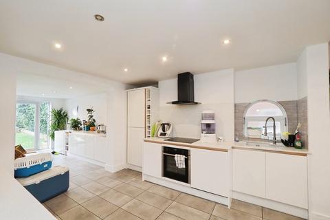 4 bedroom link detached house for sale, Lyndhurst Grove, Derby DE21